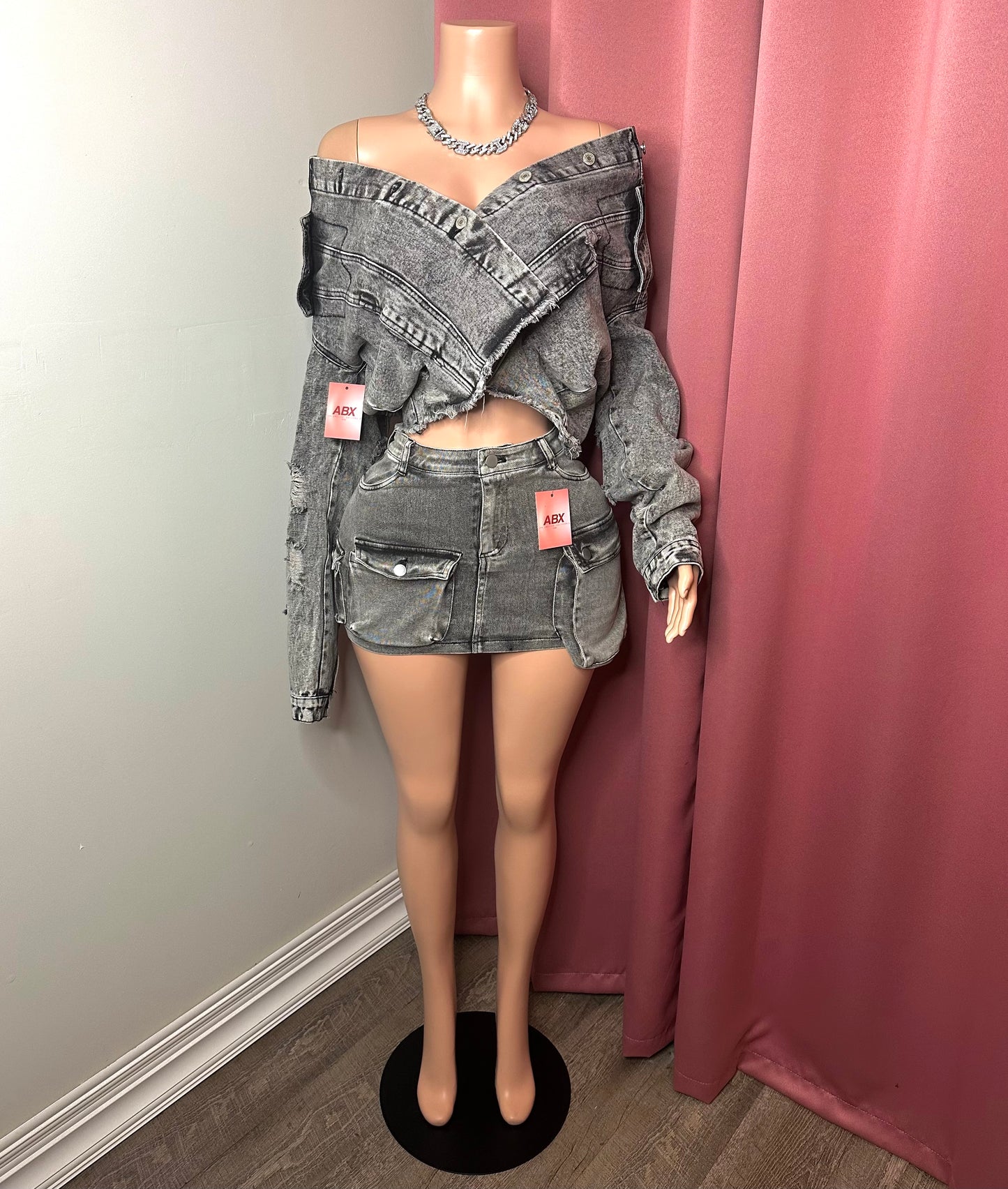 OVERSIZED DISTRESSED JEAN JACKET